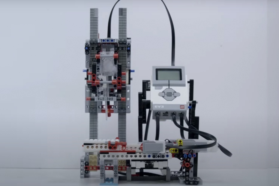 Британские ученые собрали 3D-принтер для печати человеческой кожи из деталей Lego