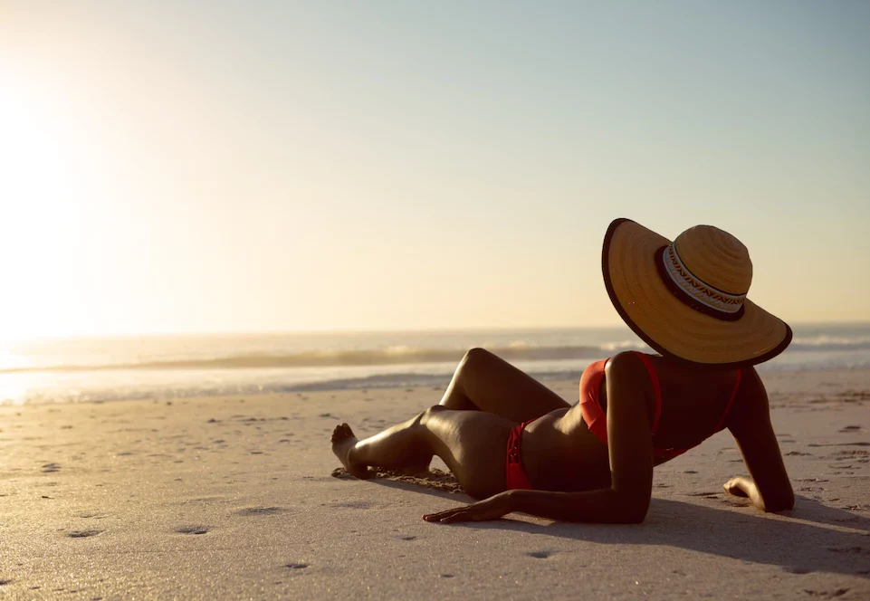 TechInsider: Даже непродолжительный отдых под солнцем нарушает микробиом кожи