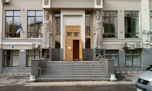 Росздравнадзор выясняет причину смерти пациентки после пластической операции в Москве