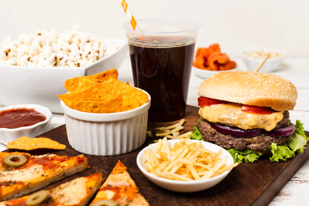 Daily Mail: Ультрапереработанная еда повышается риск смерти от ССЗ на 50%