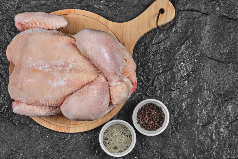 «Пруфы.рф»: Куриное мясо с белыми полосами содержит на 224% больше жира