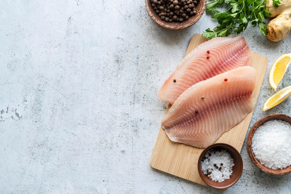 Эксперт Роспотребнадзора Савкина внесла в список продуктов для омоложения жирную рыбу