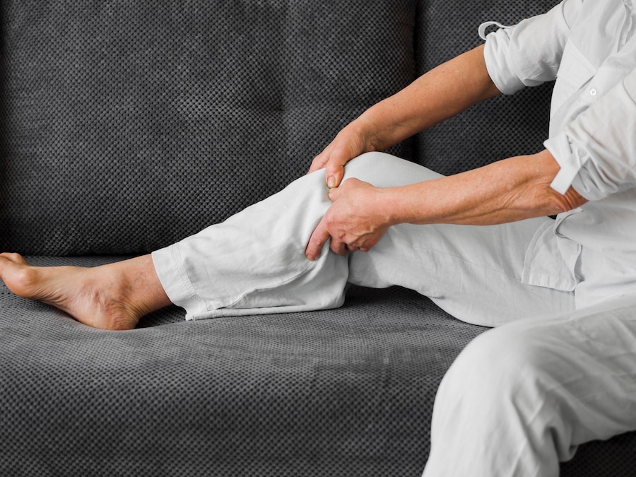 Названы причины и способы профилактики предотвращения развития судорог ног у человека