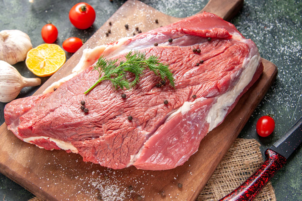 Диетолог Мухина назвала говядину самым вредным мясом для пожилых