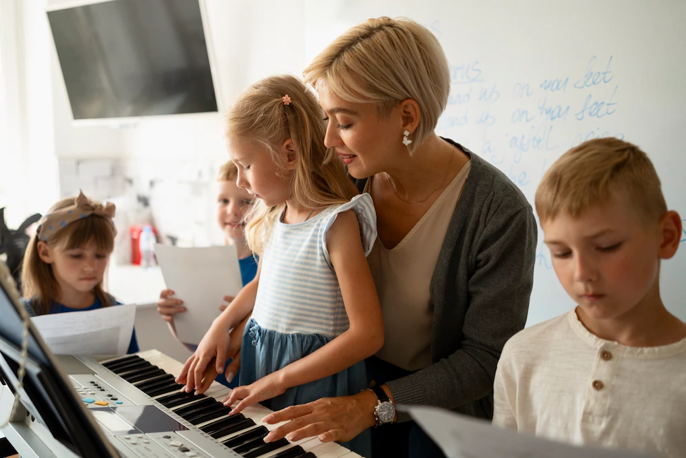 Психолог Пауль назвала причину отдать детей на музыку: Мозг работает быстрее