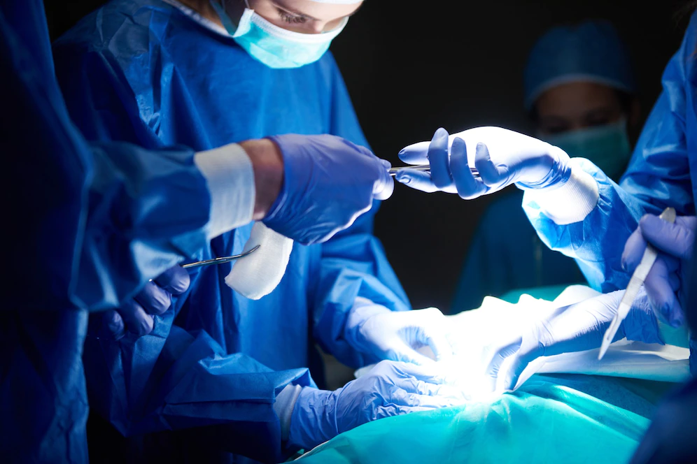 Нейрохирург Пашнин: «Костный цемент» избавляет от боли при травмах позвоночника
