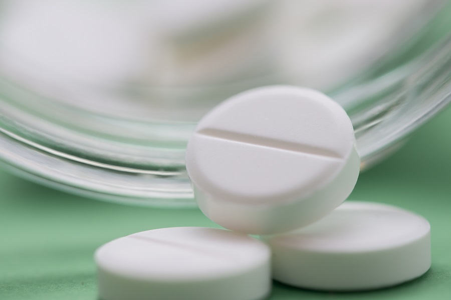 Врач Эдигер призвал запретить самолечение антибиотиками как опасное для общества