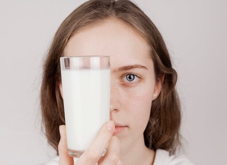 Дерматокосметолог Константиновская: Акне не пройдет при исключении из рациона молочных продуктов