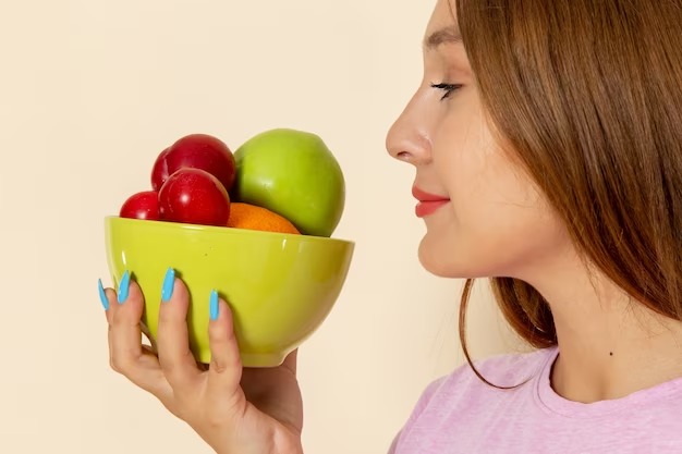 Терапевт Серебрякова: При похудении фрукты необходимо есть в первой половине дня