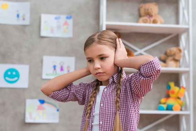 Психолог Самбурский: Чрезмерная опека лишает ребенка самостоятельности