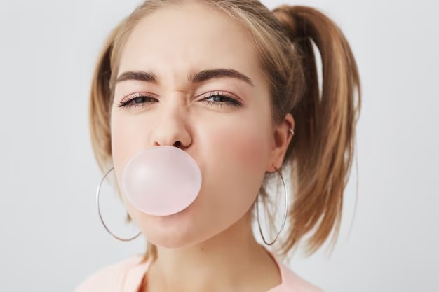 Стоматолог Жидких: На что нужно обращать внимание при выборе жвачки
