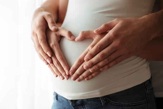 SCMP: В КНР у мужчины начался токсикоз из-за беременности жены