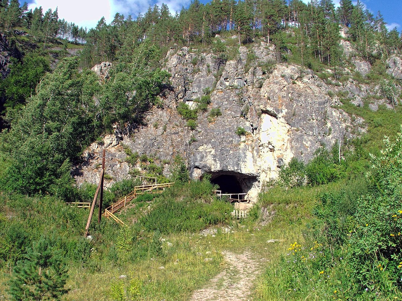 В Чехии обнаружили клад с топорами бронзового века