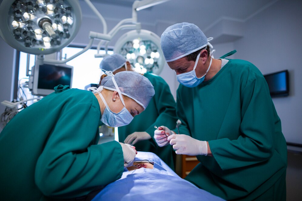 В госпитале Бурденко провели операцию с применением биопечати