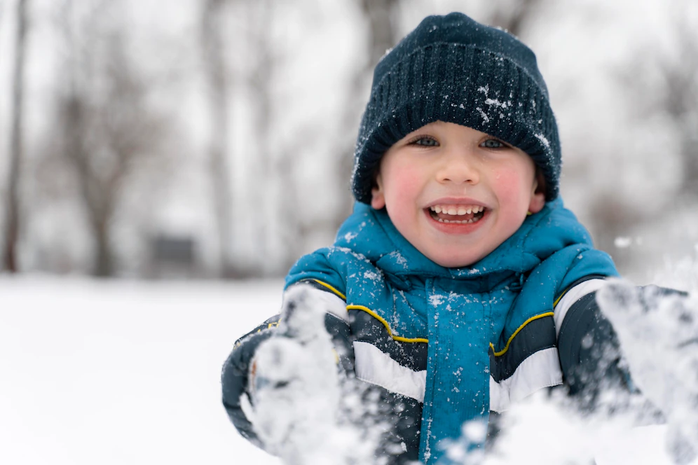 Педиатр Тимаков: Необходимо перестать кутать ребенка на зимних прогулках