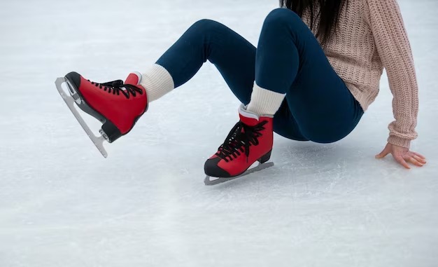 Травматолог Терновой: При падении на лед нельзя вытягивать руки вперед