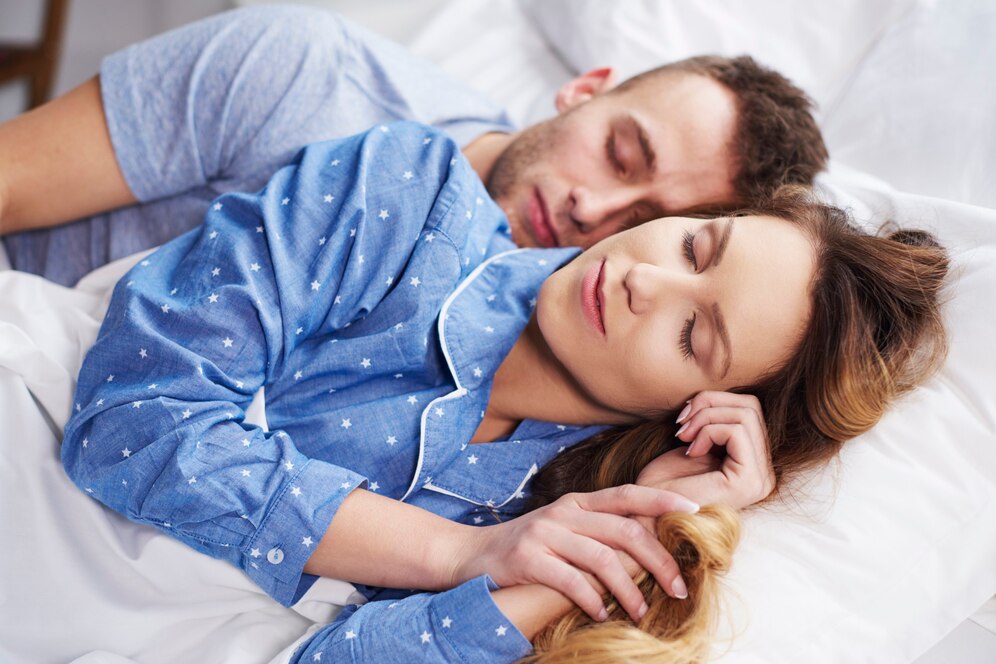 Current Biology: Сон в одиночестве оказался здоровее совместного отдыха