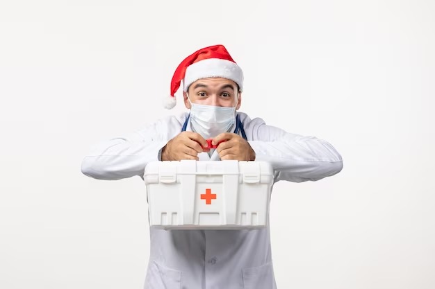 Доктор Бережная назвала идеальный состав лекарств в «новогодней аптечке»