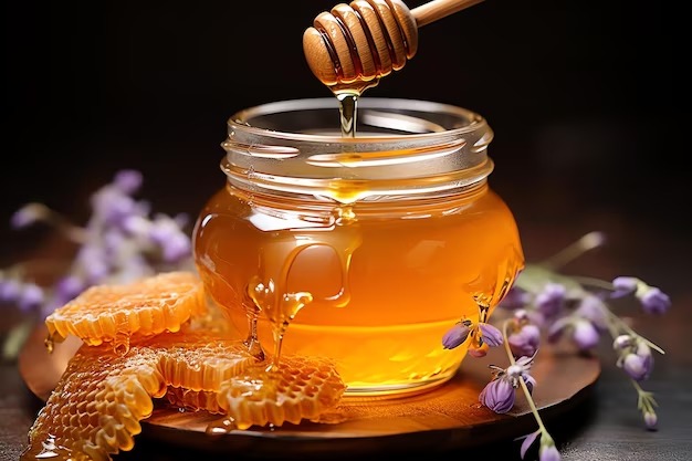 Специалист Курбатова: Отличить настоящий мед от подделки можно по запаху