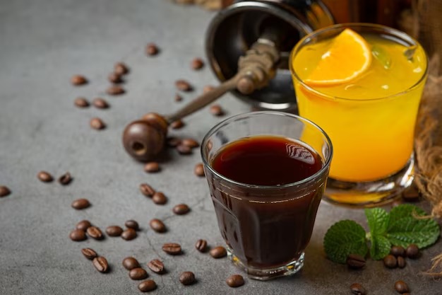 Терапевт Малышева: Холодный кофе с апельсиновым соком хорошо утоляет жажду
