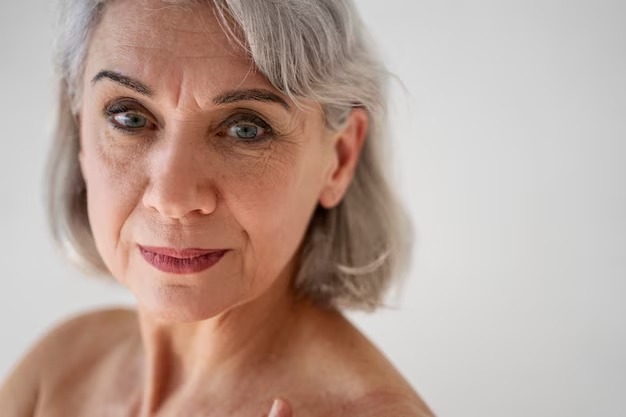 Терапевт Мясников: Дополнительный прием коллагена не замедляет старение кожи