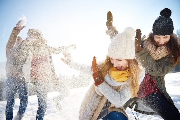Доктор Тяжельников: Игра в снежки поможет сжечь калории в зимние каникулы