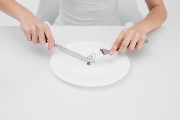 Психиатр Коршунова: При анорексии человек может испытывать страх перед едой