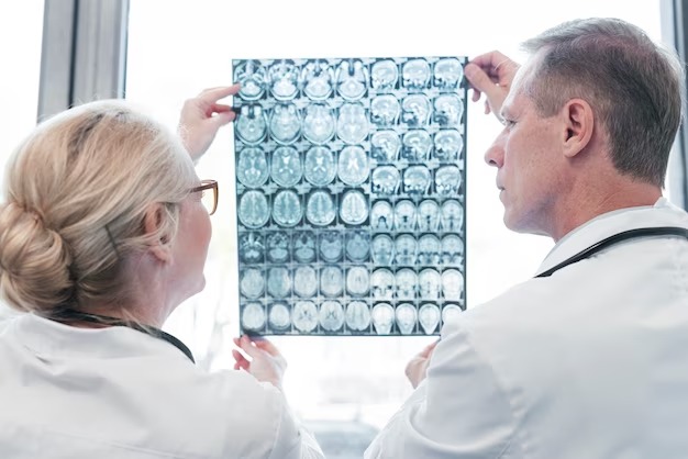 Профессор Хмелевский: «Кибернож» успешно справляется с опухолями головного мозга