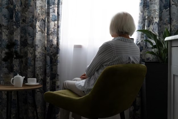 Daily Mail: Одиночество пенсионеров может спровоцировать инфаркт или инсульт
