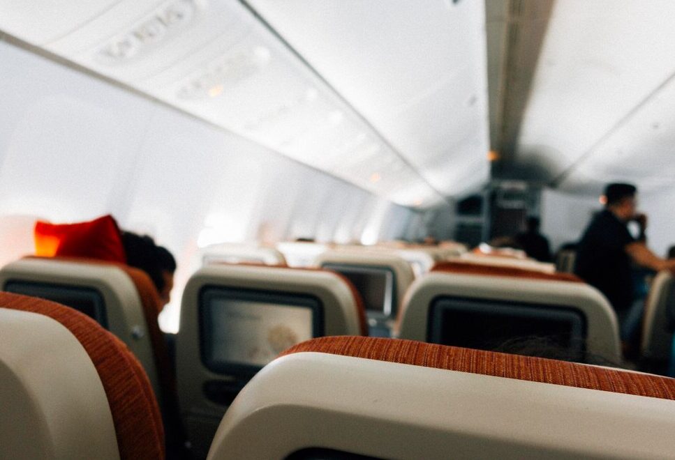 NYP: стюардесса назвала болезненный вид возможной причиной недопуска на самолет
