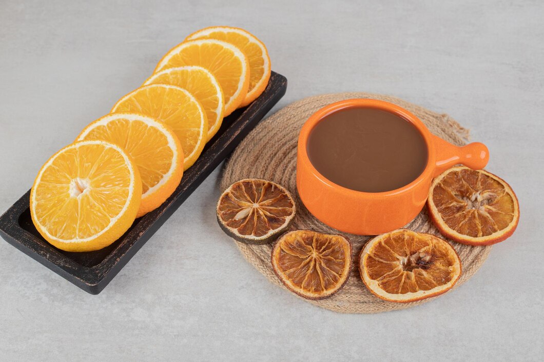 Диетолог Денисова: Несколько долек лимона насыщает кофе антиоксидантами и усиливает иммунитет