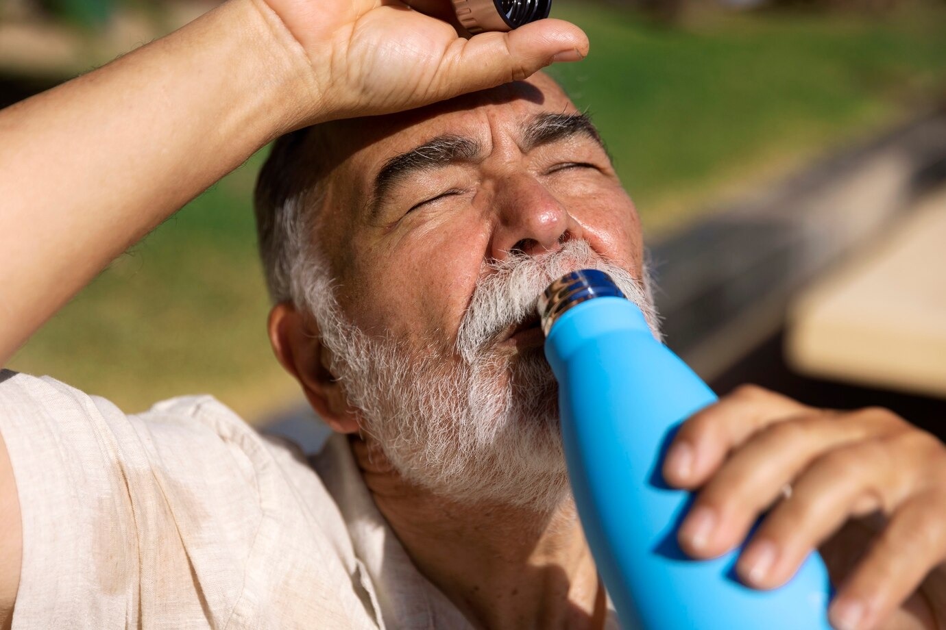 Терапевт Мозгунов: В жару следует употреблять больше жидкости и меньше еды