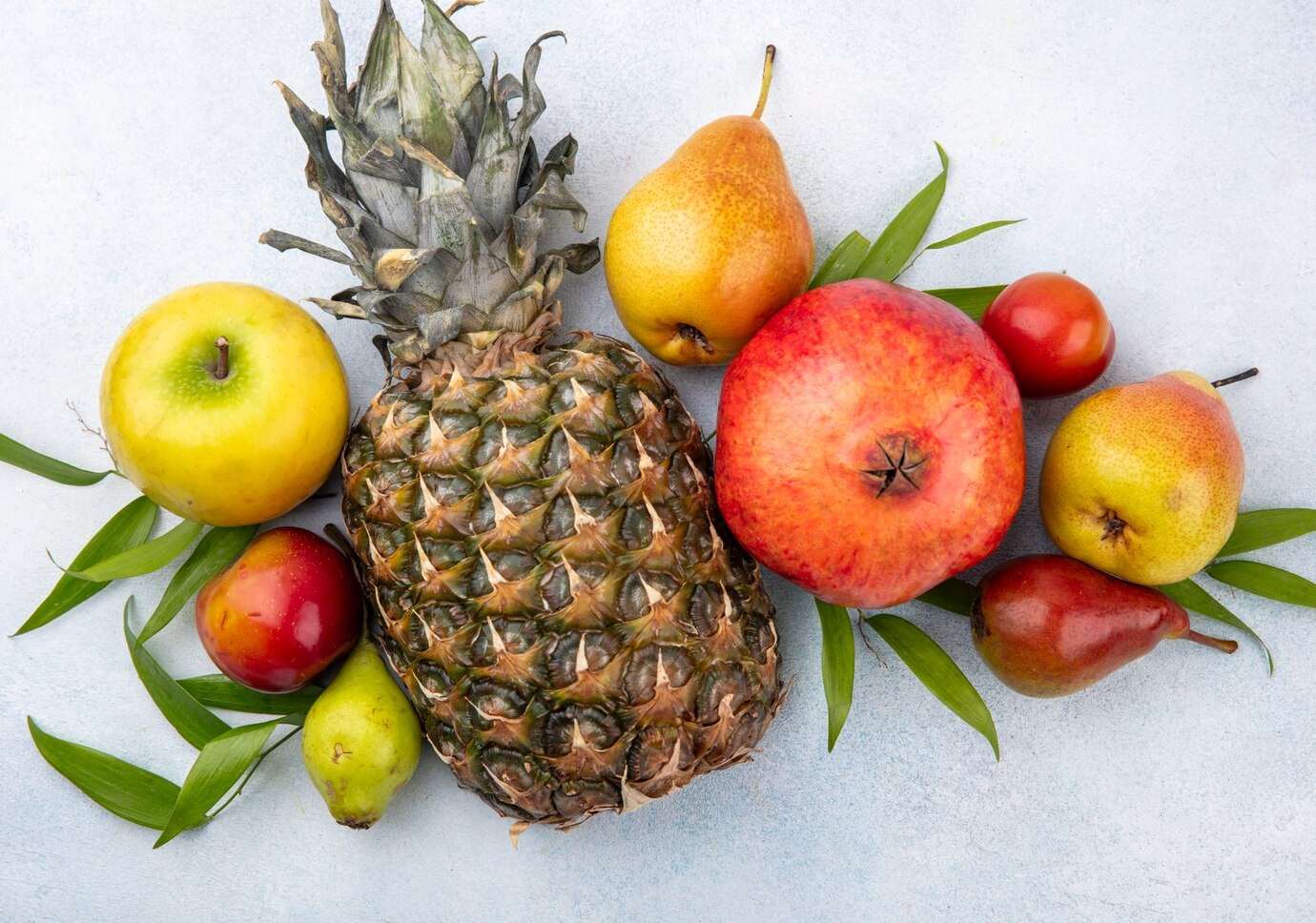 Уролог Дмитрий Дорончук: Для здоровья почек полезны арбузы, яблоки и ананасы