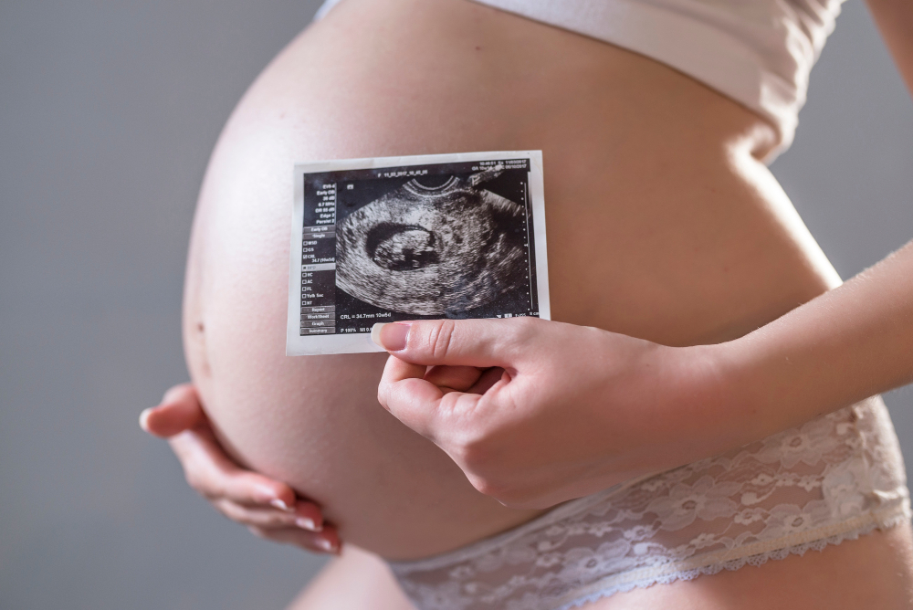 Nature: Давление в утробе матери влияет на внешность ребенка