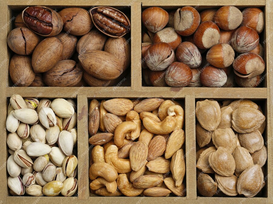 Эндокринолог Губарева: Орехи и семечки могут спровоцировать набор веса