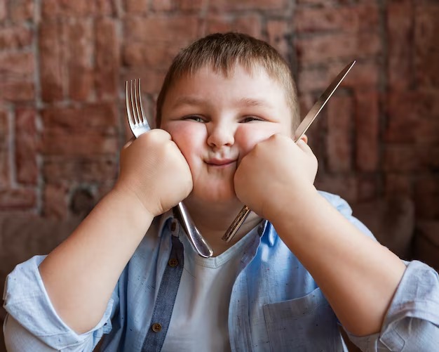 Nutrition2024: привычка «есть руками» формирует пищевое поведение у детей