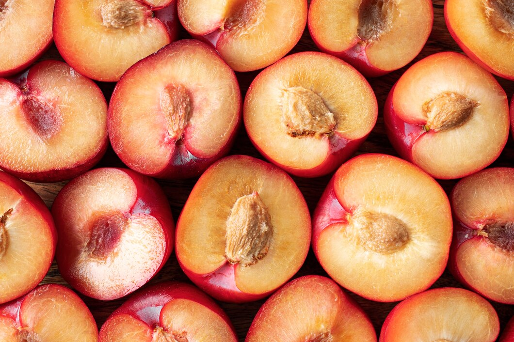 «Здоровое питание»: В июне следует включить в рацион персики и абрикосы