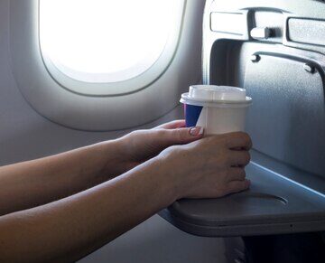 Терапевт Ладыгина: Употребление алкоголя на борту самолета грозит потерей сознания