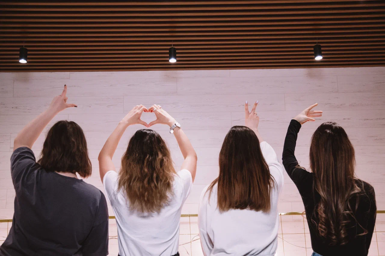 Ученый Литвинов отметил, что смех облегчает боль и укрепляет иммунитет